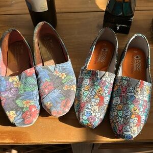 Bob’s and Tom’s shoes two pairs sold together good condition